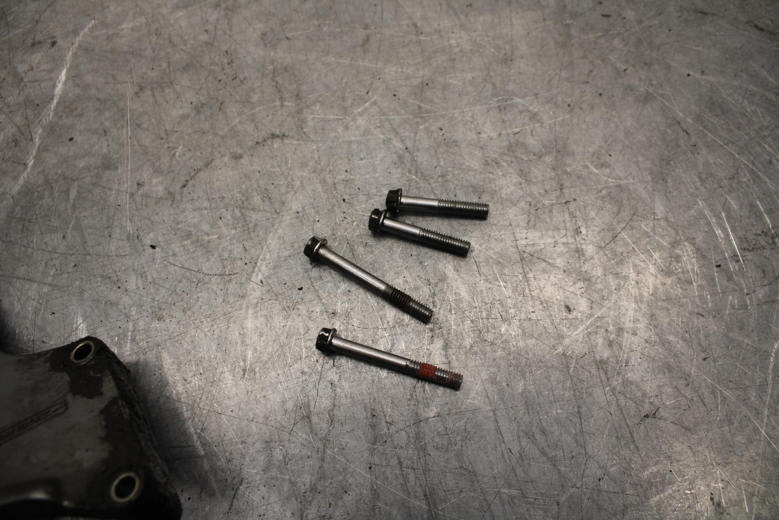 00-01 KAWASAKI ZZR600 ENGINE SPROCKET COVER BB31