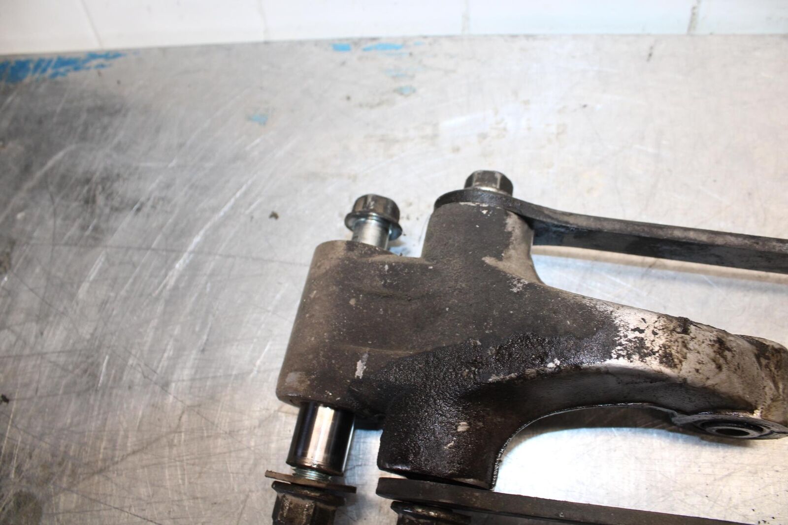 91-92 SUZUKI GSXR1100 GSXR 1100M REAR DOGBONE SHOCK LINKAGE LINK BB435