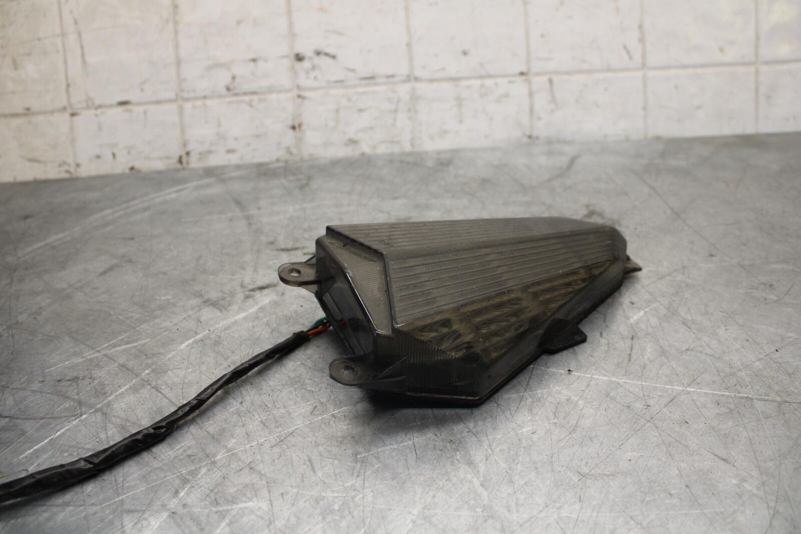 2008 Yamaha YZF R6 AFTERMARKET INTEGRATED TAILLIGHT TINT BRAKE LIGHT BB521
