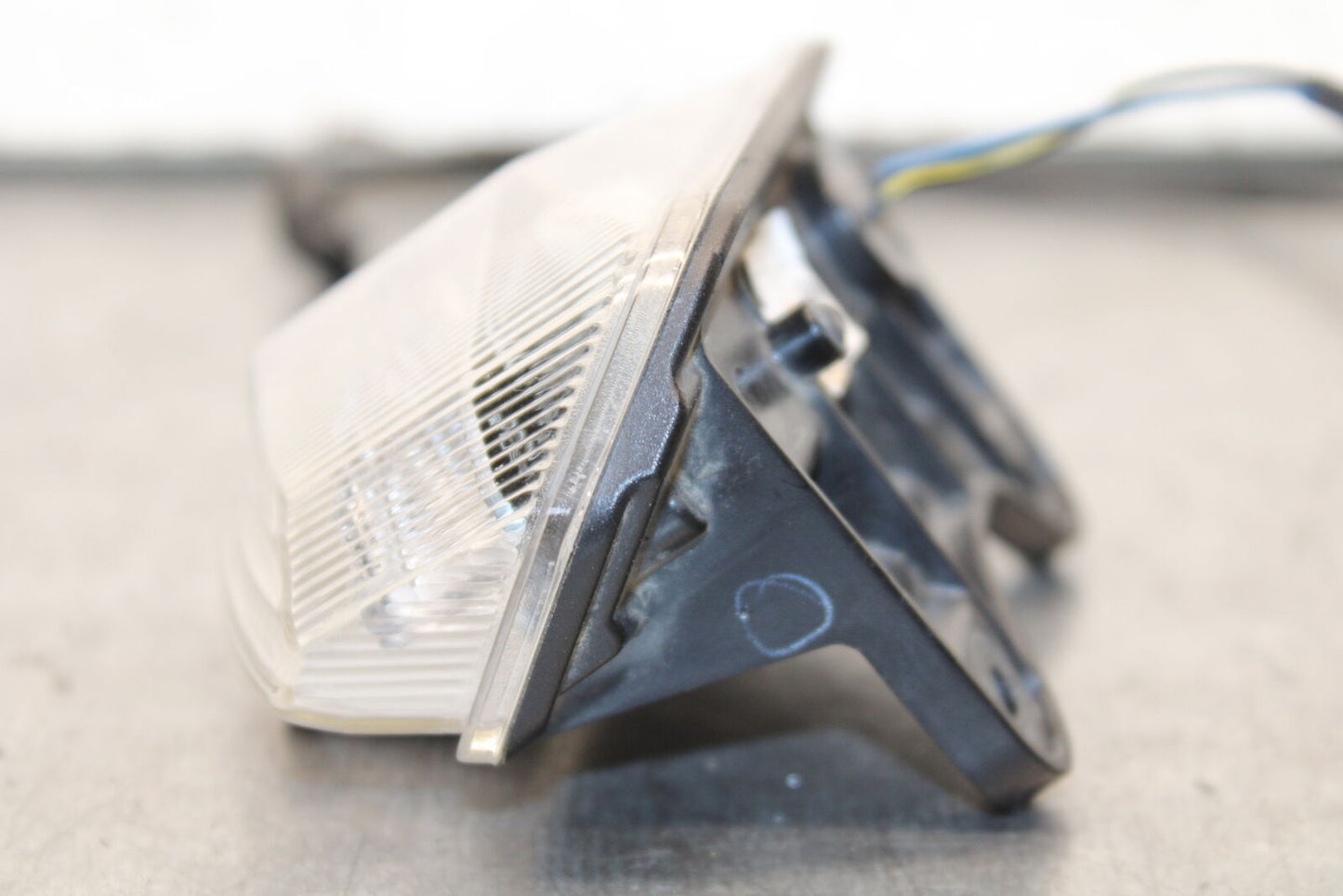 16 KAWASAKI NINJA ZX10R FRONT CENTER RUNNING LIGHT BB650