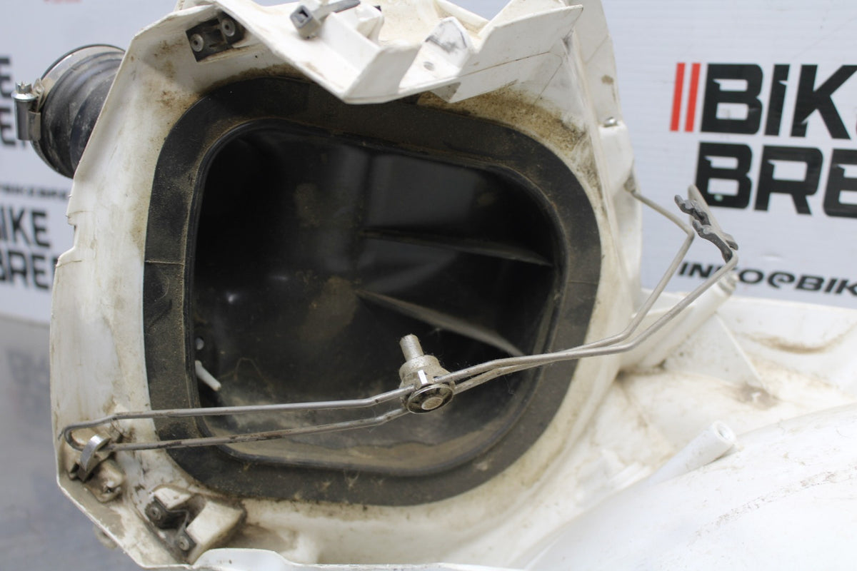 13 KTM 350 SXF AIR CLEANER FILTER BOX BB104