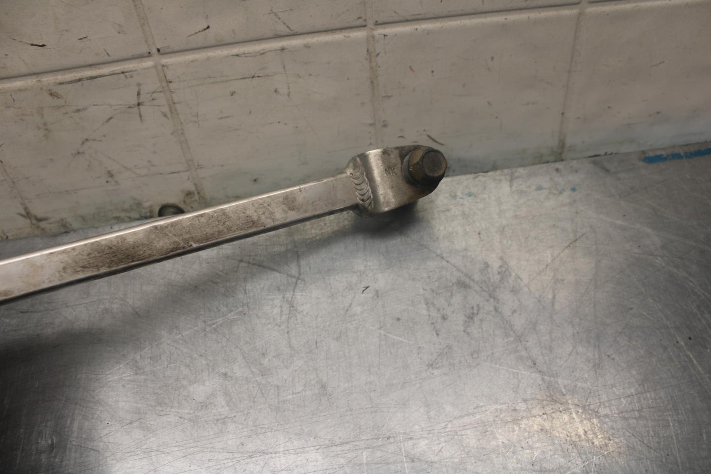 97-98 SUZUKI GSXR 600 SRAD REAR BACK BRAKE TORQUE ROD SHAFT BAR BB455