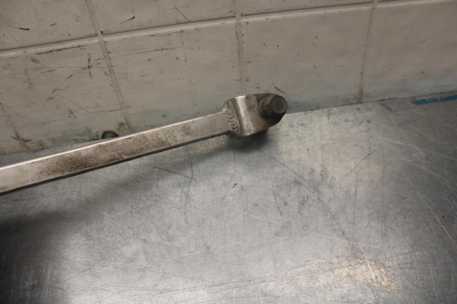 97-98 SUZUKI GSXR 600 SRAD REAR BACK BRAKE TORQUE ROD SHAFT BAR BB455