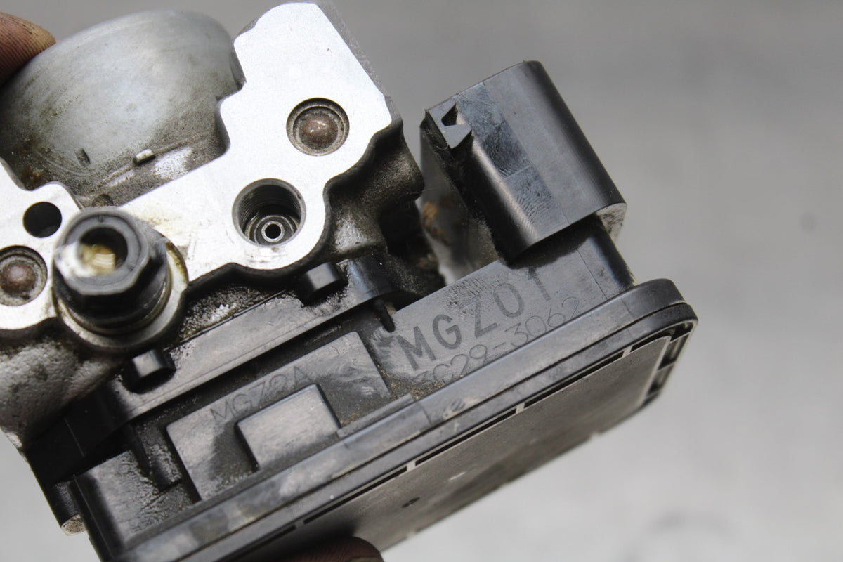 13-15 HONDA CBR500R ABS PUMP UNIT MODULE BB834