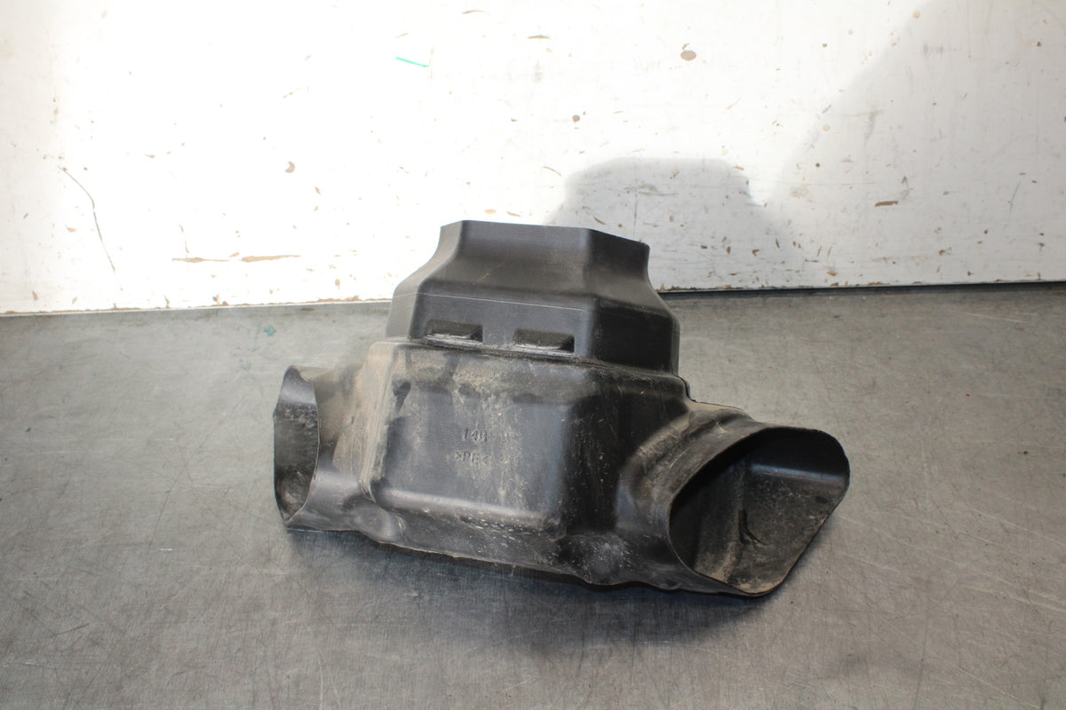 09-14 YAMAHA YZF R1 RAM AIR INTAKE TUBE DUCT BB696