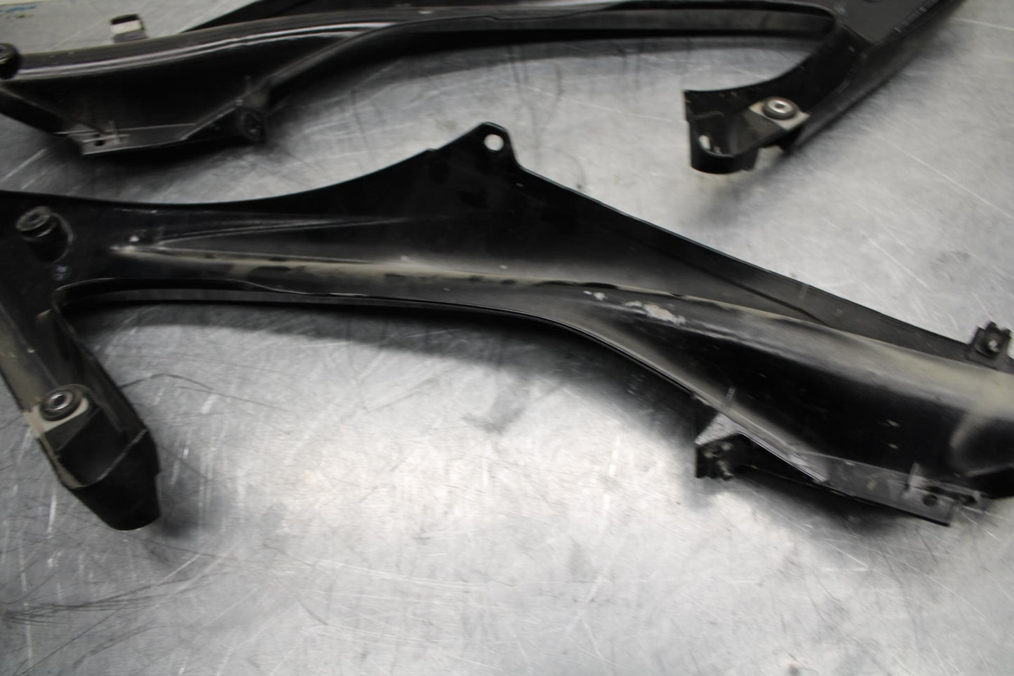08-16 YAMAHA YZF R6 MID UPPER SIDE FAIRING COWL BB465