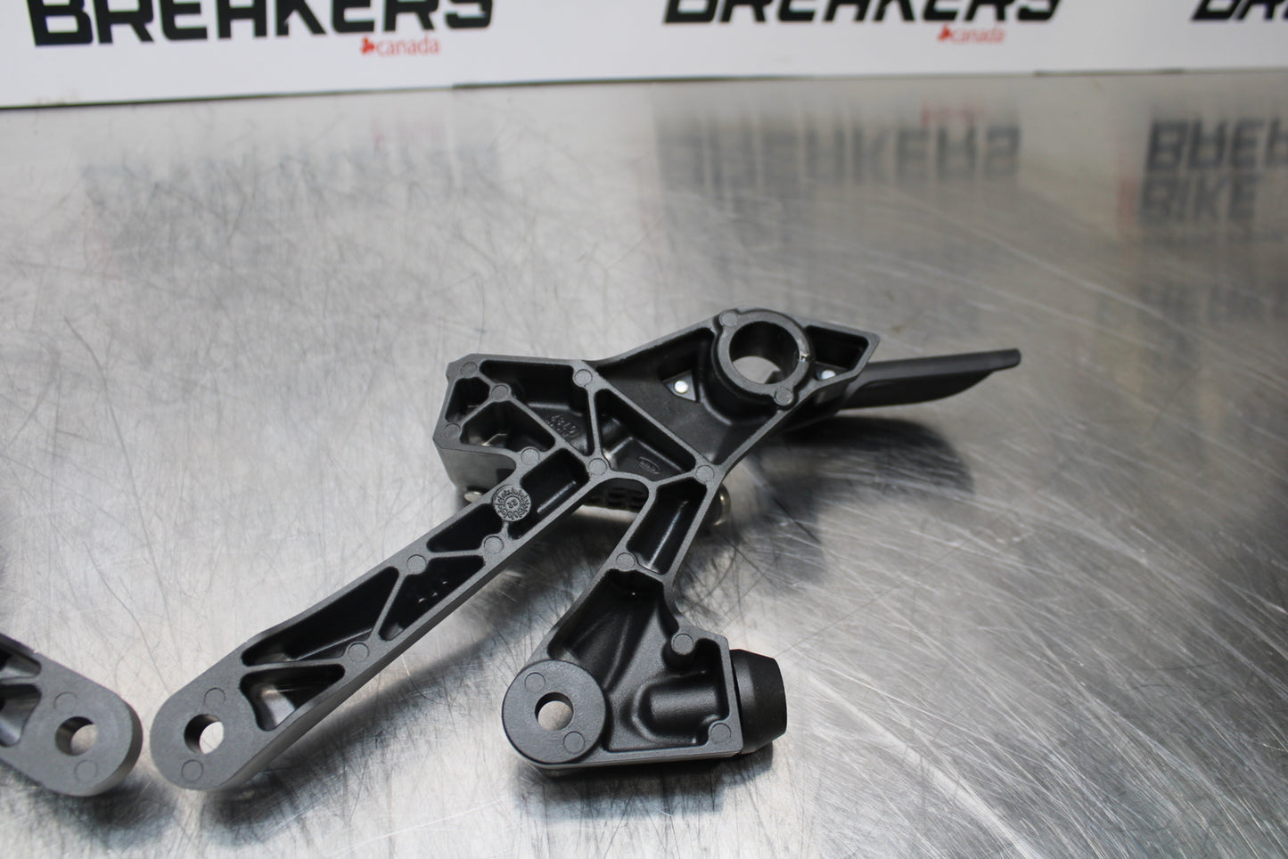 23-24 KAWASAKI NINJA ZX14R REAR BACK PASSENGER PEG SET PAIR BB153
