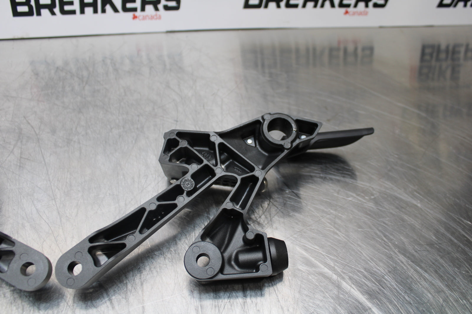 23-24 KAWASAKI NINJA ZX14R REAR BACK PASSENGER PEG SET PAIR BB153