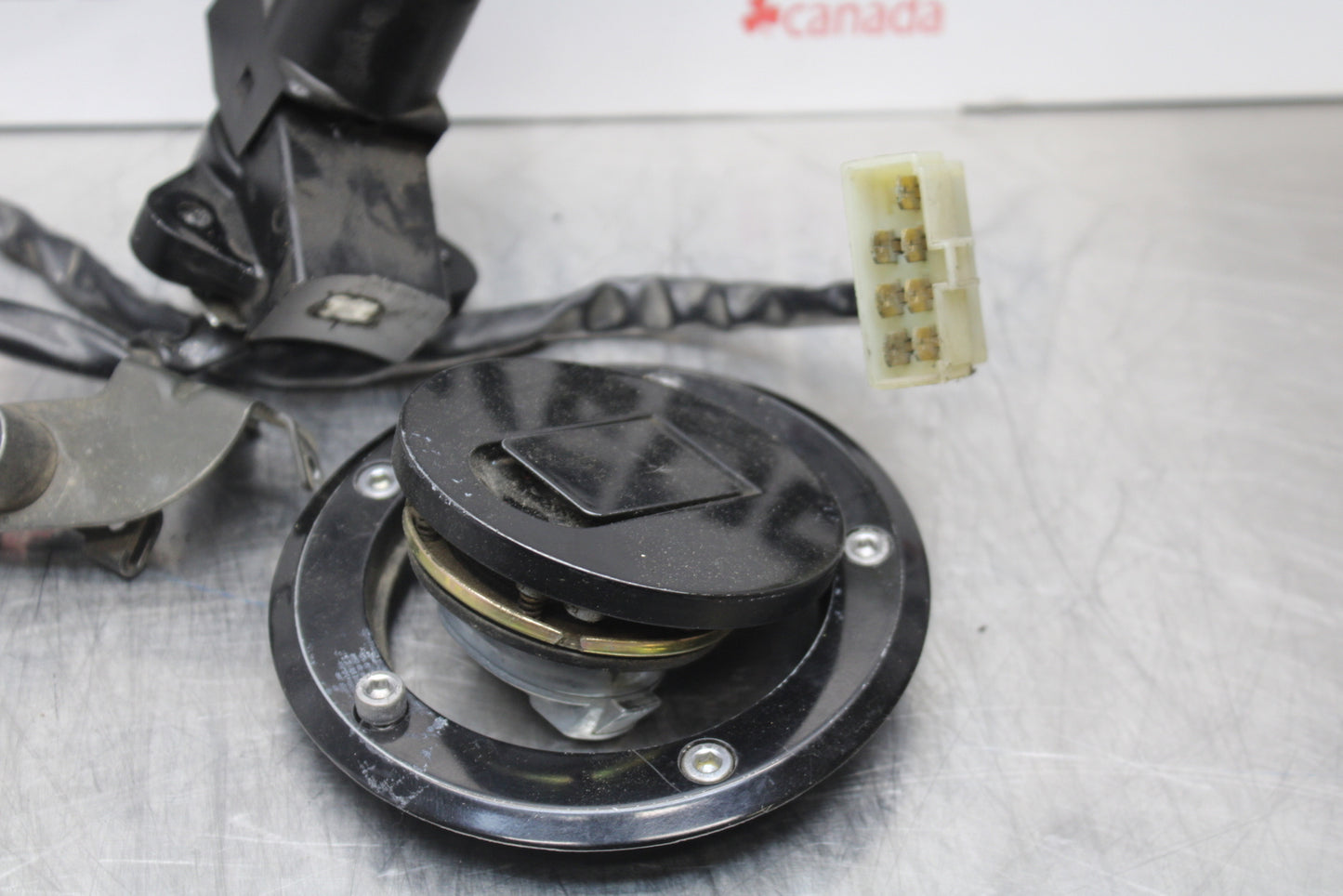 04-05 KAWASAKI NINJA ZX10R IGNITION LOCK KEY SET W/ GAS CAP AND SEAT LOCK BB163