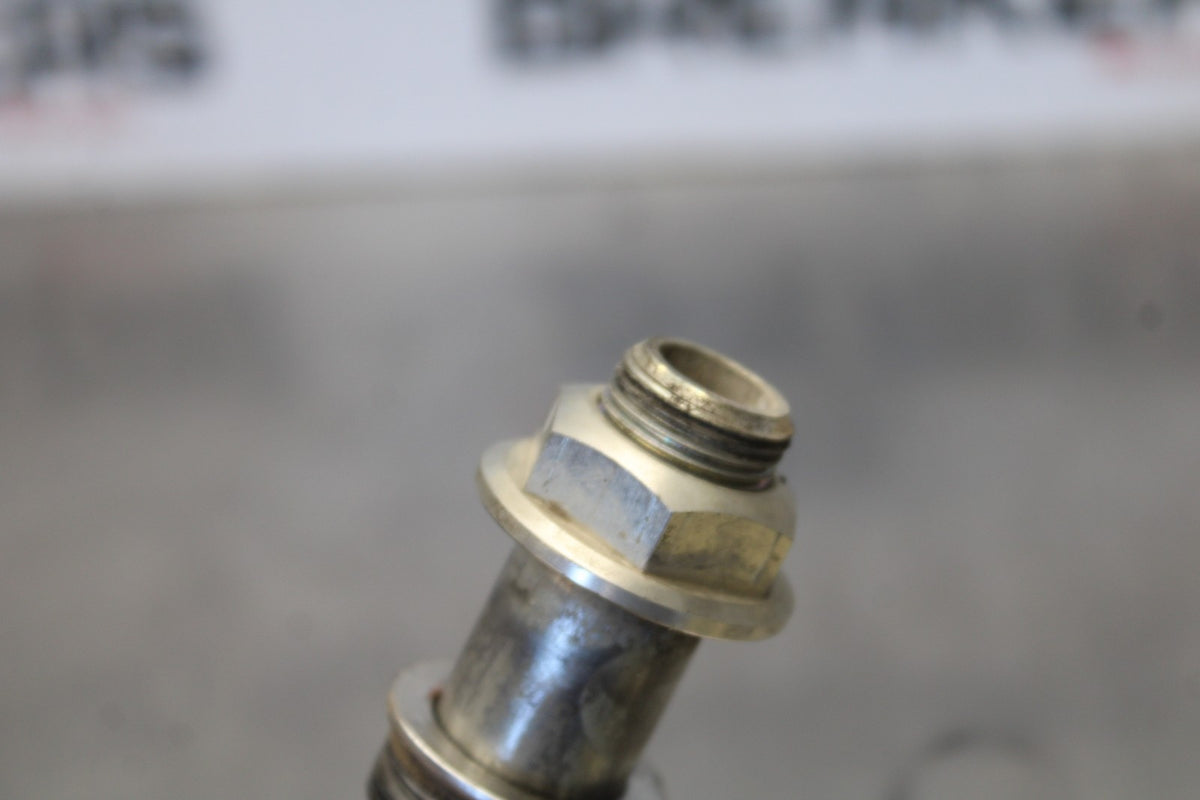 18 SUZUKI GSXR750 FRONT WHEEL RIM AXLE PIVOT BOLT BB891