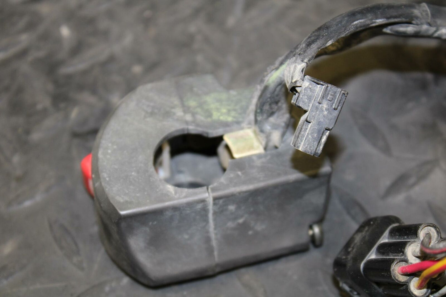 06-07 KAWASAKI NINJA ZX10R RIGHT CLIP ON HANDLE KILL OFF START SWITCH BB186