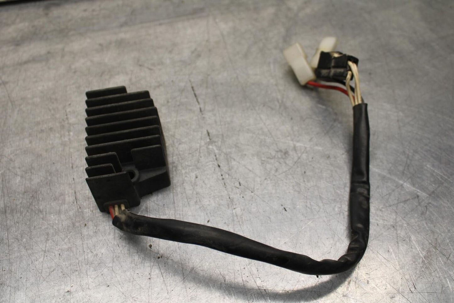 1998 Yamaha Vmax 1200 VMX1200 RECTIFIER VOLTAGE REGULATOR BB620