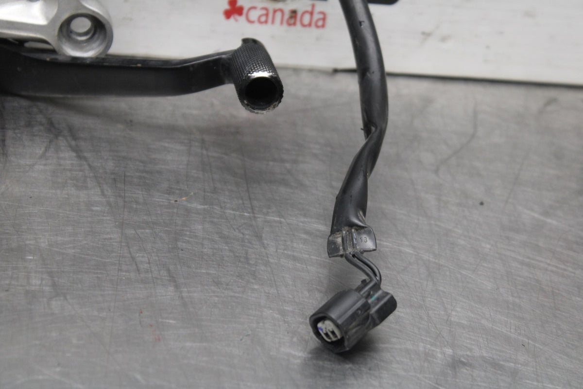 18 HONDA CBR650F RIGHT REARSET REAR SET DRIVER FOOT PEG REST STOP BB946