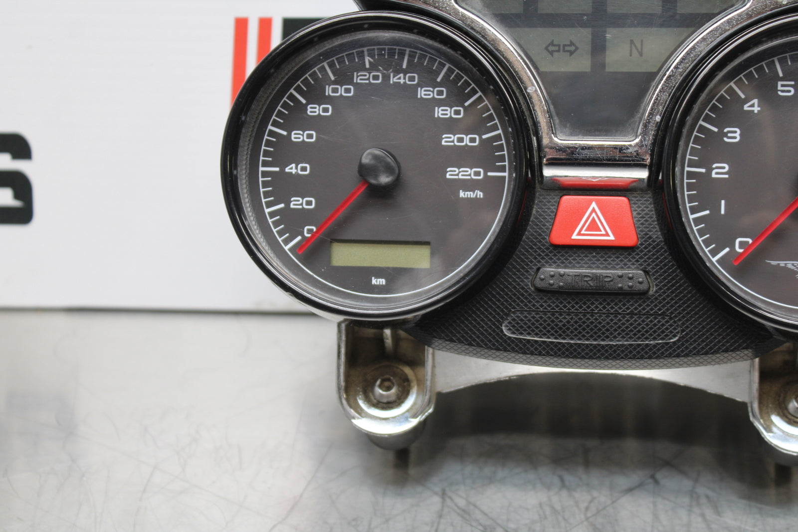 08 MOTO GUZZI BREVA 750 SPEEDO TACH GAUGES DISPLAY CLUSTER SPEEDOMETER BB154