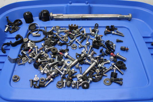 16 KAWASAKI NINJA ZX10R MISCELLANEOUS MOUNTING BOLTS HARDWARE MOTOR  BB650