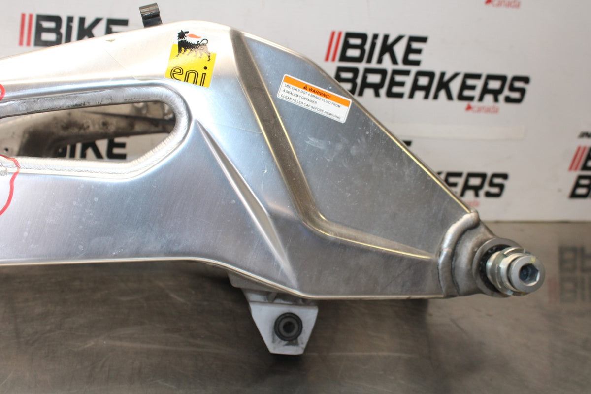 16 APRILIA TUONO V4 1100 REAR SWINGARM BACK SUSPENSION SWING ARM BB905