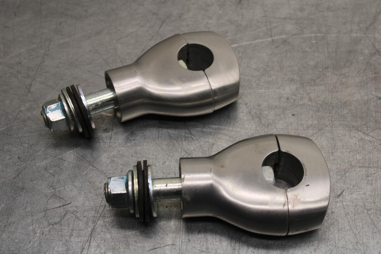 2013 Suzuki Boulevard C50T HANDLEBAR RISERS 56224-48G20 56225-48G20 BB625