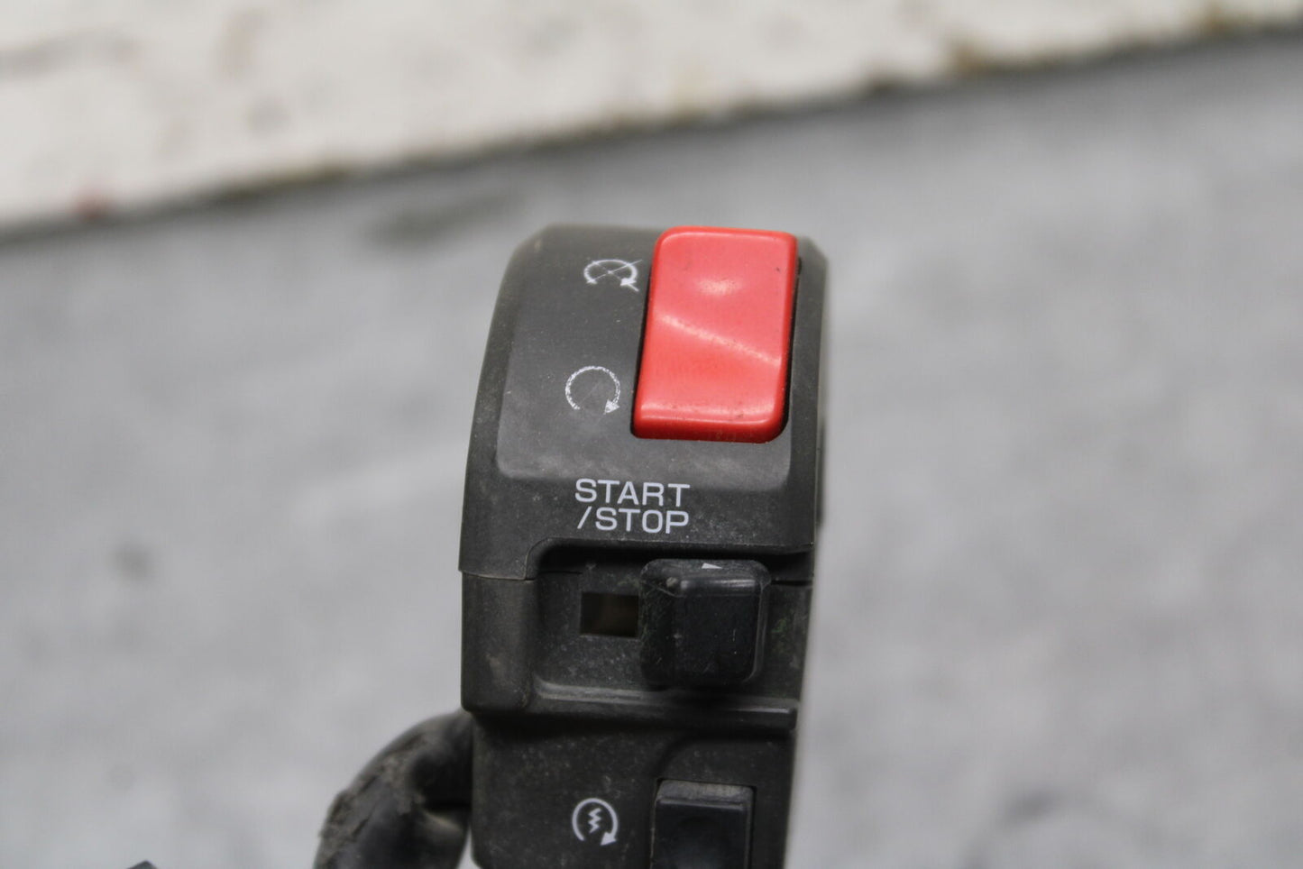 06-07 KAWASAKI NINJA ZX10R RIGHT CLIP ON KILL OFF START SWITCH SWITCHES  BB115