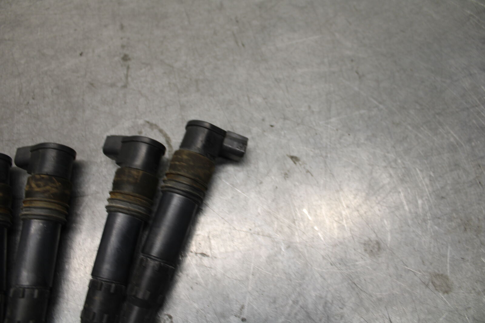 05-06 SUZUKI GSXR1000 IGNITION COILS COIL SPARK PLUG CAPS 33410-35F10 BB677