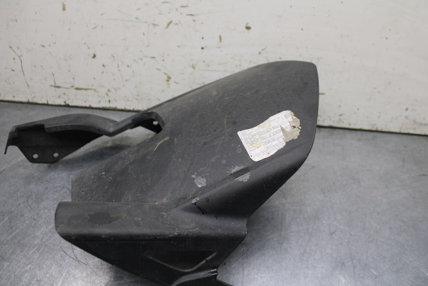 12-13 KAWASAKI Z1000 REAR BACK WHEEL TIRE HUGGER FENDER BB743