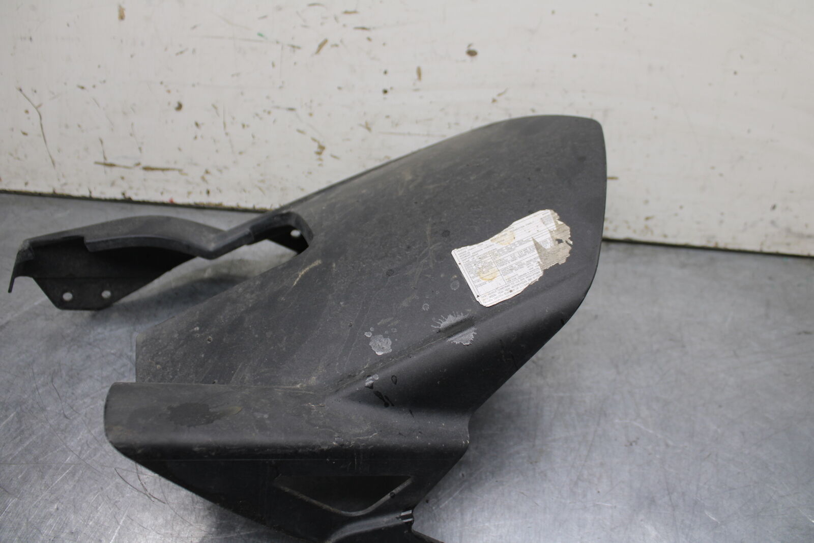 12-13 KAWASAKI Z1000 REAR BACK WHEEL TIRE HUGGER FENDER BB743