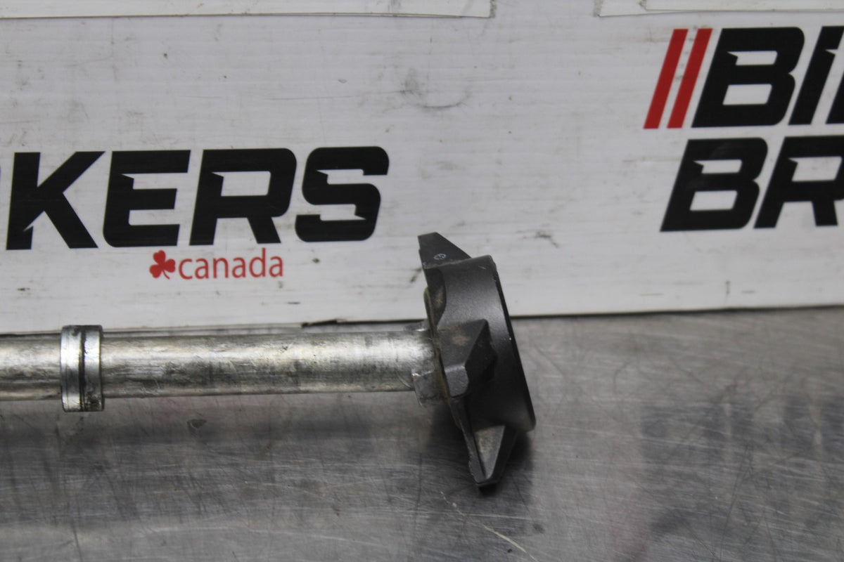 23-24 YAMAHA MT-07 REAR AXLE BACK WHEEL RIM PIVOT BOLT AXEL BB927
