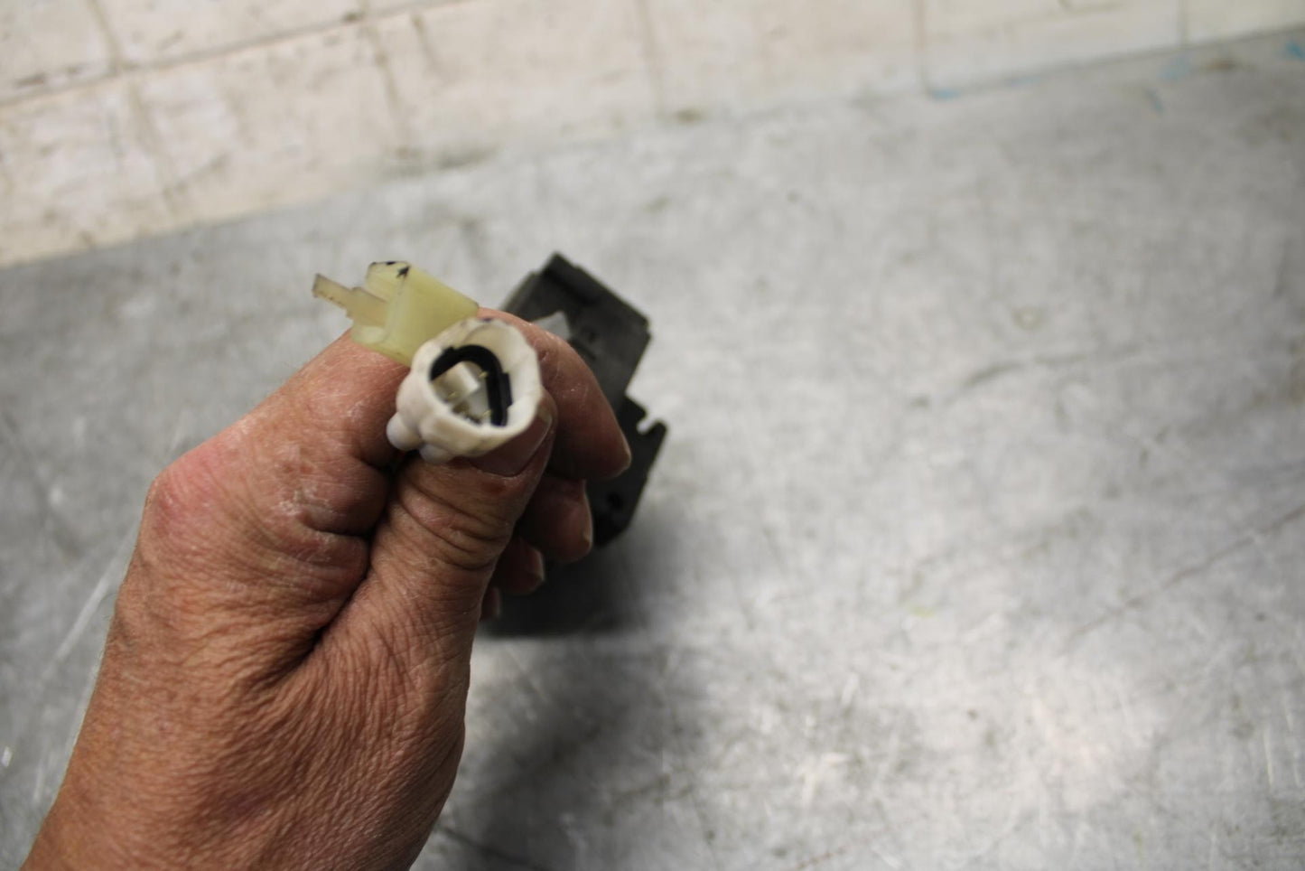 2009 Kawasaki Ninja ZX6R ZX600R EXHAUST VALVE SERVO MOTOR 21174-0005 BB44