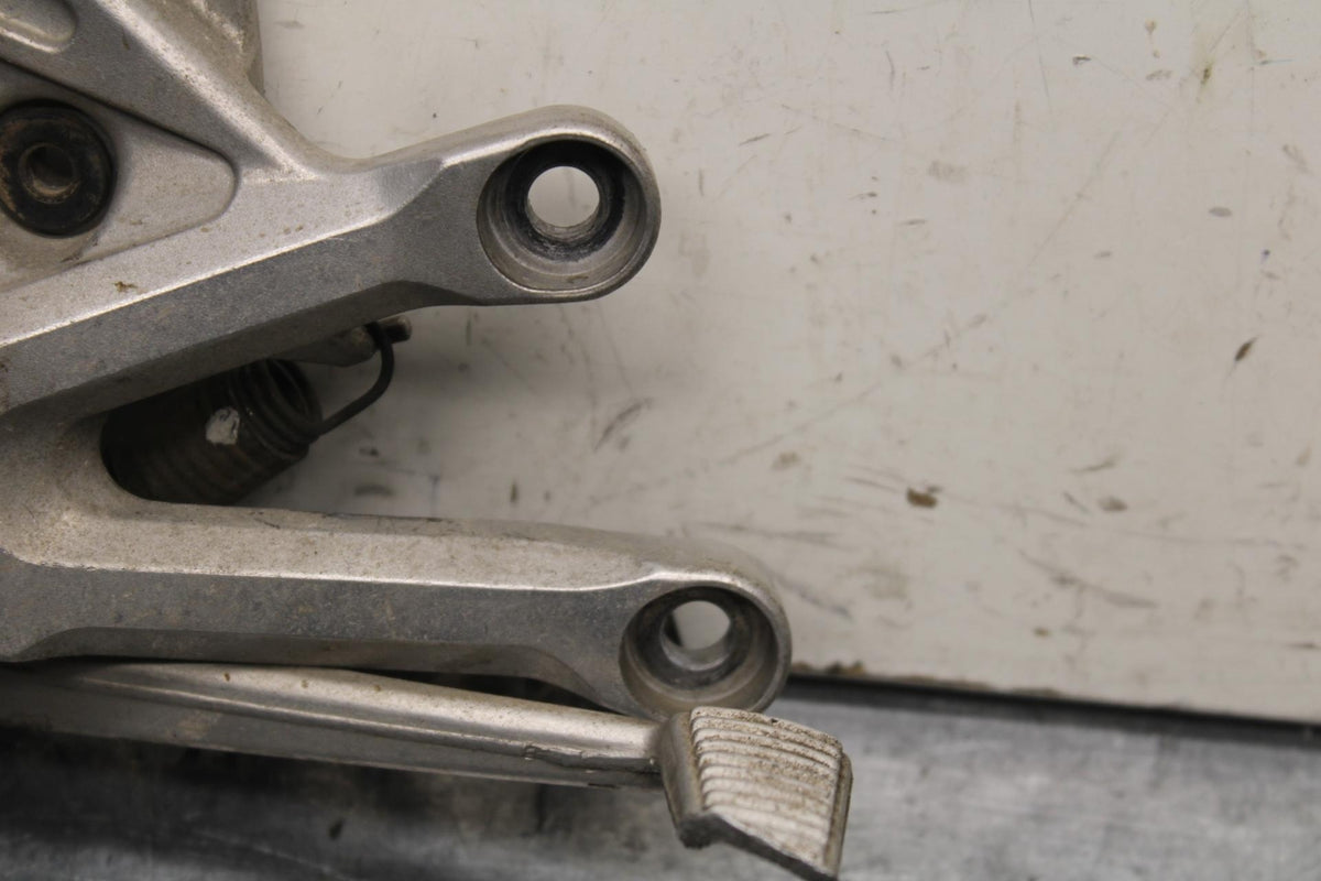 06-07 HONDA CBR1000RR RIGHT REARSET REAR SET DRIVER FOOT PEG REST STOP BB99