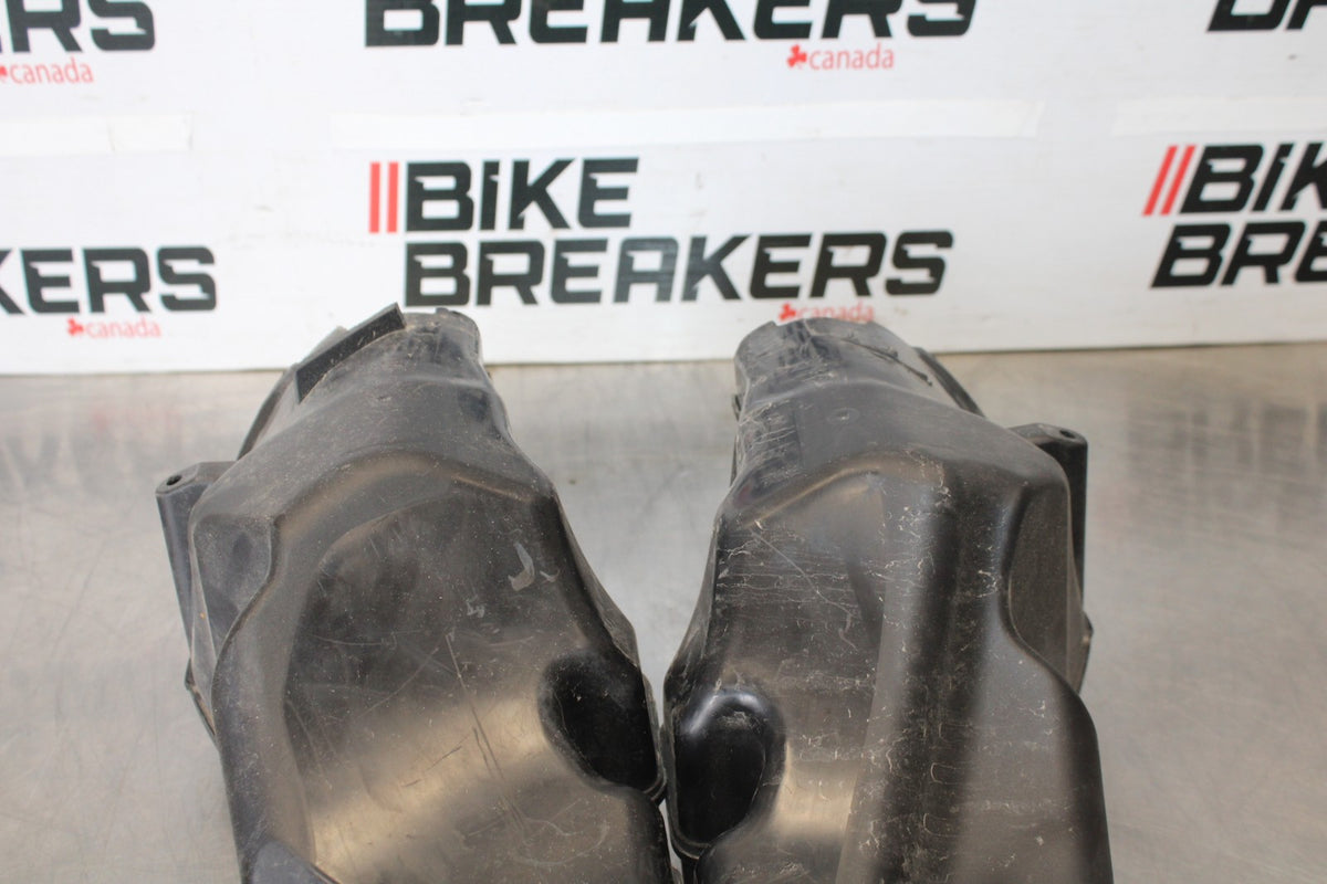 11-24 SUZUKI GSXR750 RIGHT LEFT AIR INTAKE DUCTS BB879