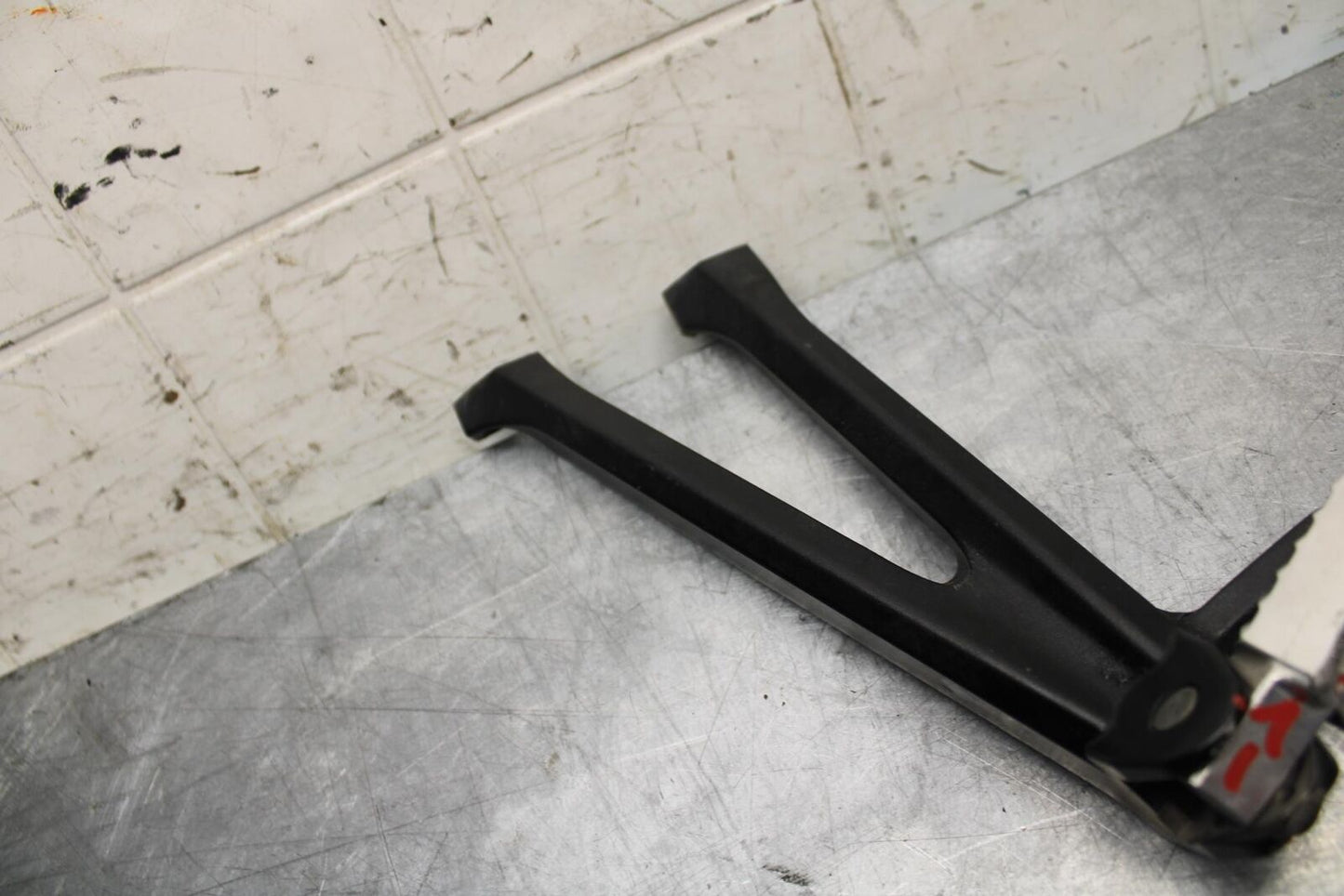 11-21 SUZUKI GSXR750 LEFT REAR BACK PASSENGER PEG 43700-14J00 BB486