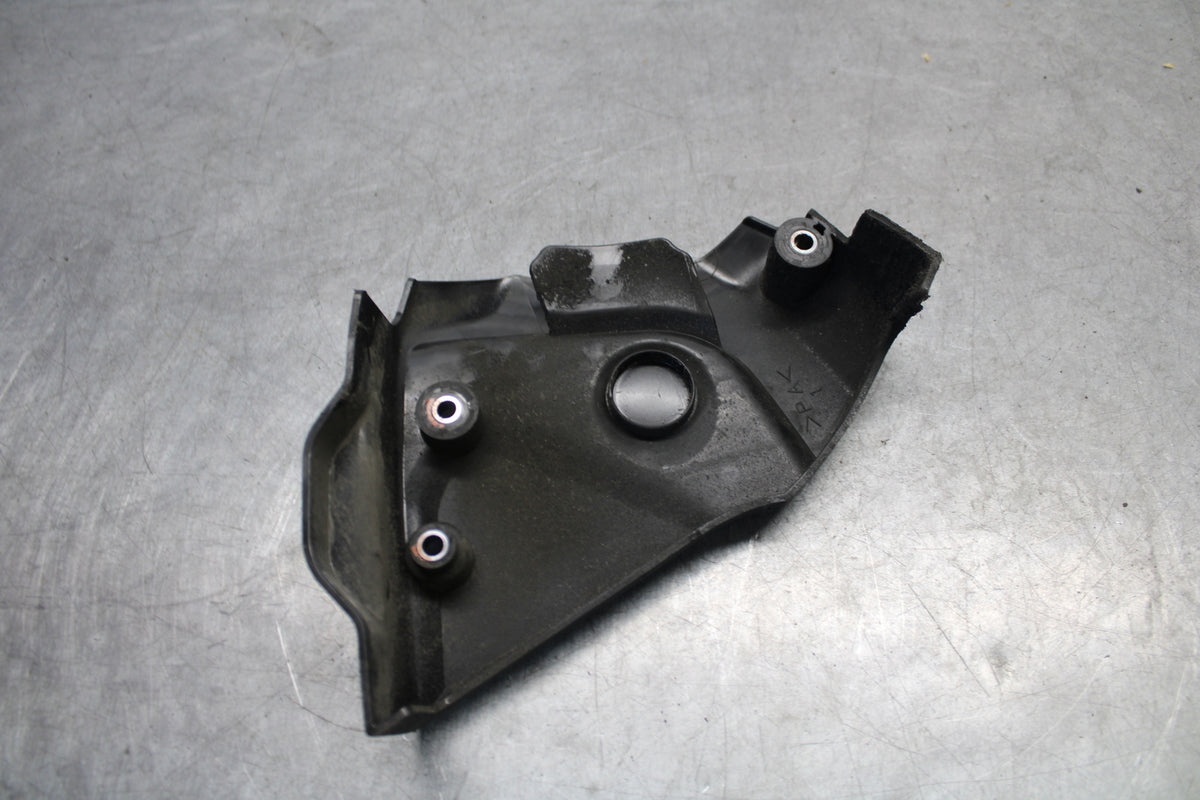 18-24 YAMAHA MT-07 ENGINE SPROCKET COVER BB662