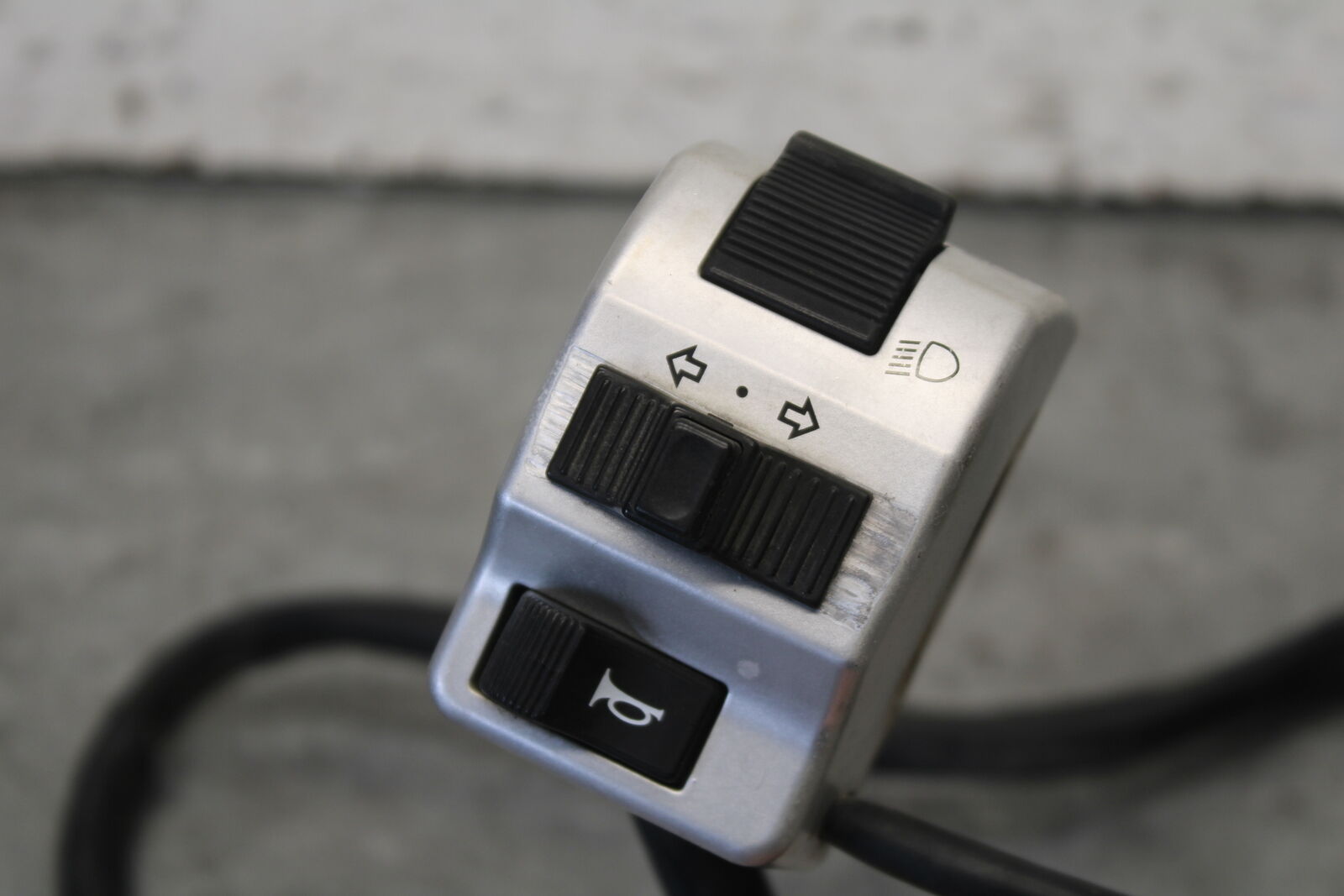 05-09 SUZUKI BOULEVARD C90 LEFT CLIP ON HANDLE HORN SIGNALS SWITCH BB692