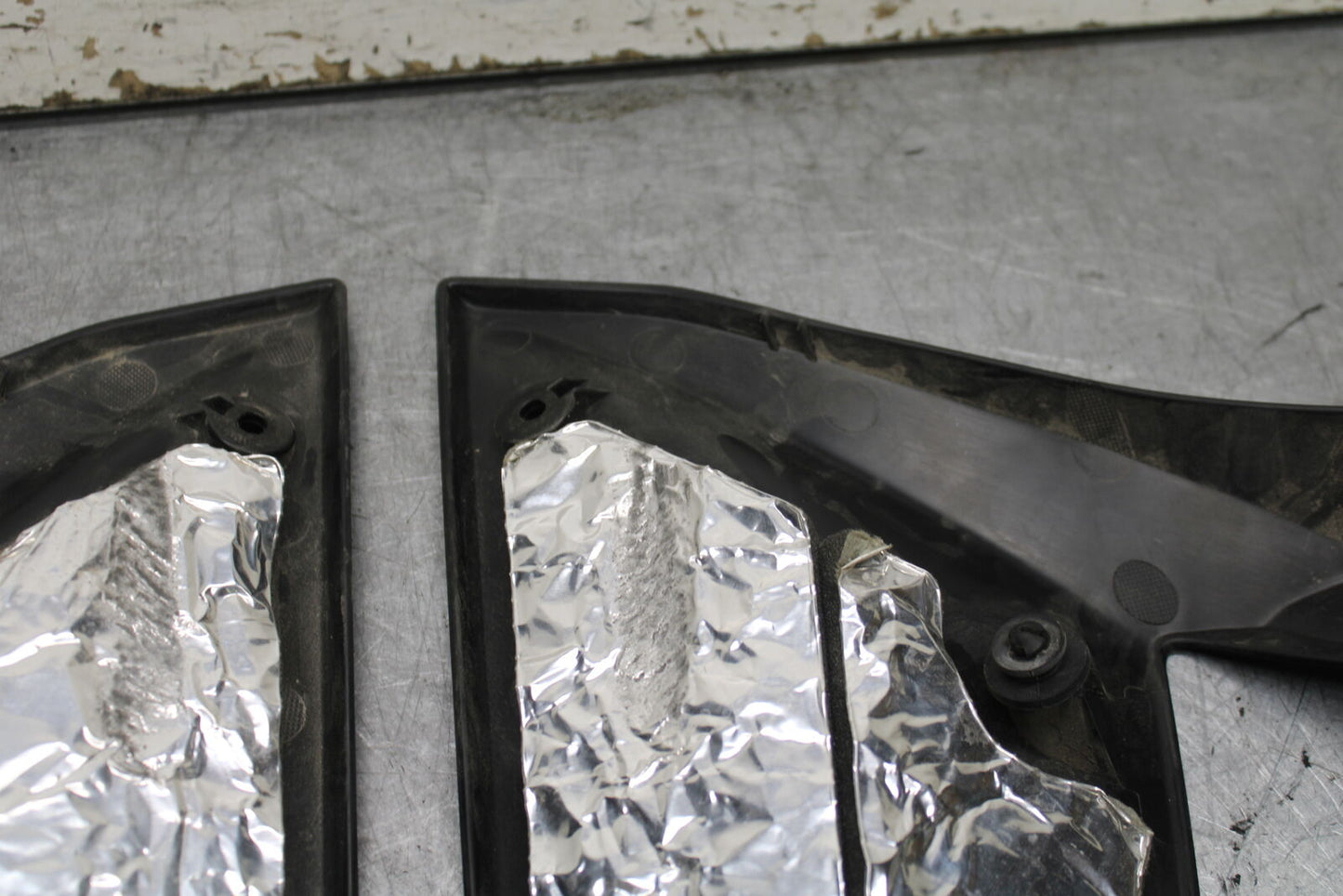 18-24 KAWASAKI NINJA 650 LEFT & RIGHT MID UPPER SIDE FAIRING COWL PLASTIC BB725