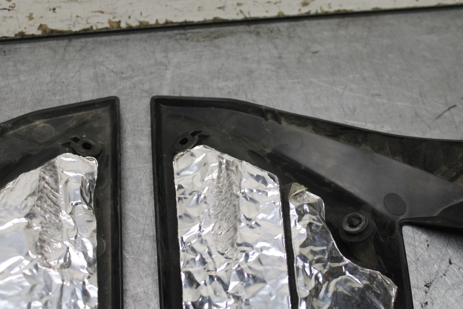 18-24 KAWASAKI NINJA 650 LEFT & RIGHT MID UPPER SIDE FAIRING COWL PLASTIC BB725