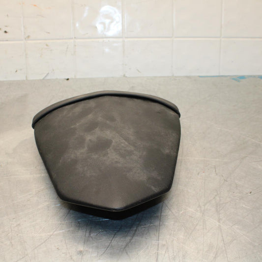 09-14 YAMAHA YZF R1 REAR BACK PASSENGER TANDEM SEAT PAD SADDLE PILLION  BB448