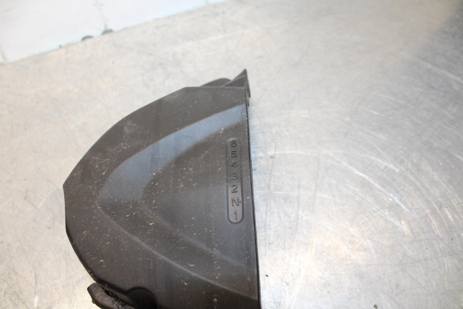 14-15 TRIUMPH STREET TRIPLE R ENGINE SPROCKET COVER BB441