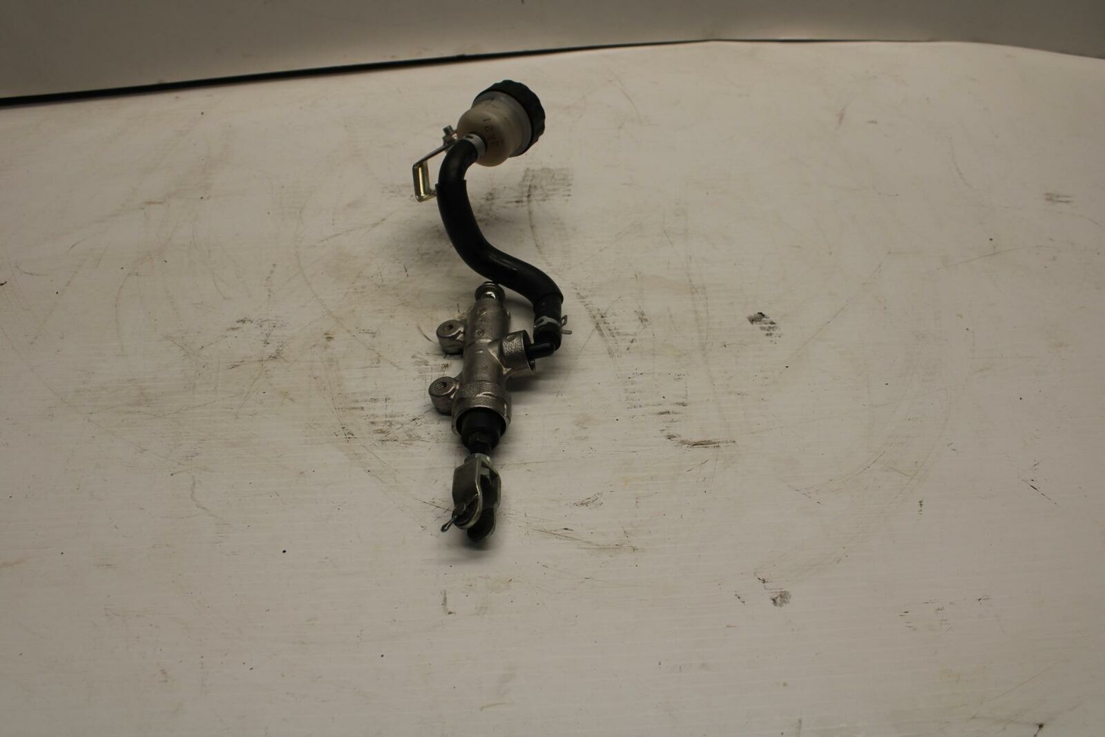 11-21 SUZUKI GSXR600 REAR  BRAKE MASTER CYLINDER W RESERVOIR 69600-47H10 BB260