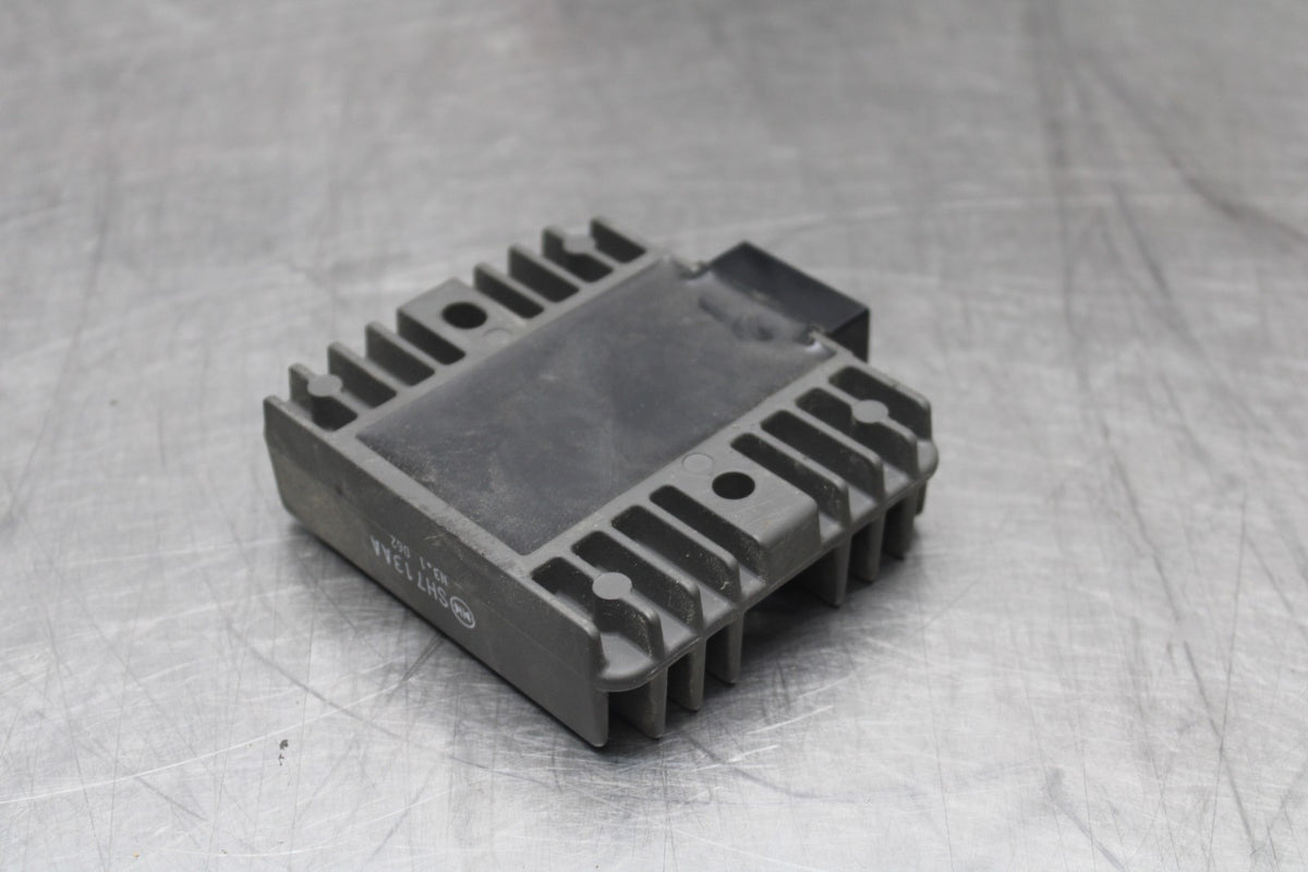 23 YAMAHA YZF R3 RECTIFIER VOLTAGE REGULATOR BB806