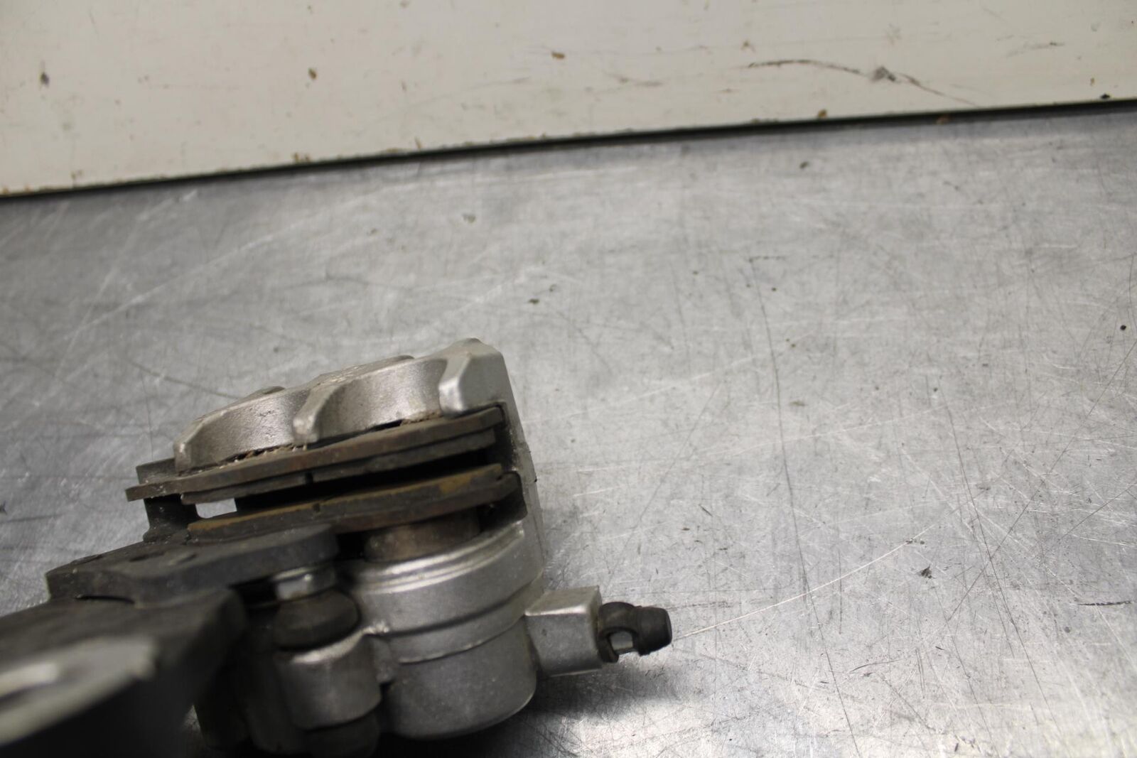 08-12 KAWASAKI NINJA 250R EX250J REAR BACK BRAKE CALIPER W MOUNT BRACKET BB612