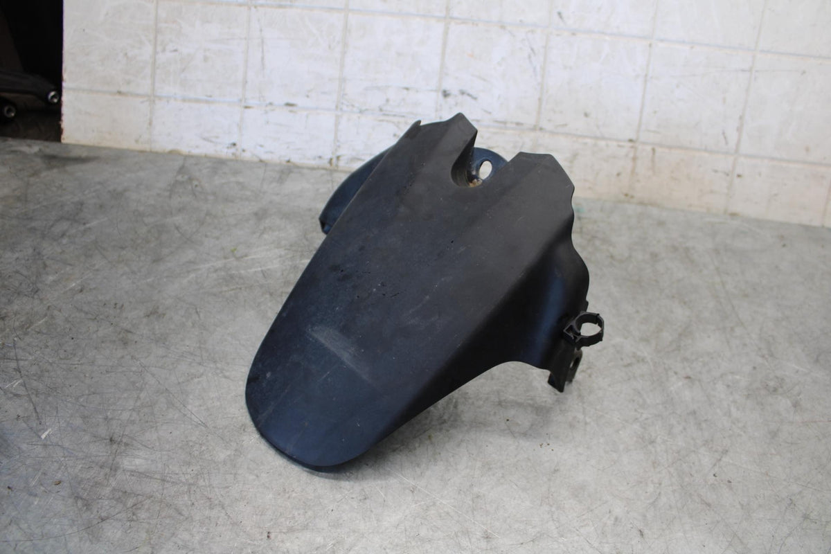 06-07 SUZUKI GSXR600 REAR BACK WHEEL TIRE HUGGER FENDER  BB543