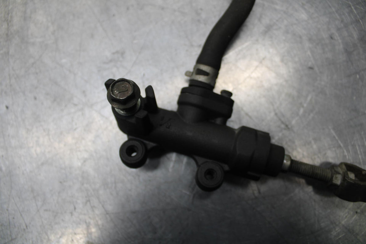 04-09 SUZUKI GS 500 FH GS500F REAR BACK BRAKE MASTER CYLINDER W RESERVOIR BB97