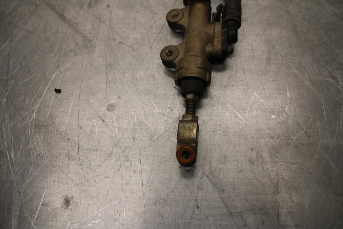 91-92 SUZUKI GSXR750 M  REAR BACK BRAKE MASTER CYLINDER W RESERVOIR BB493