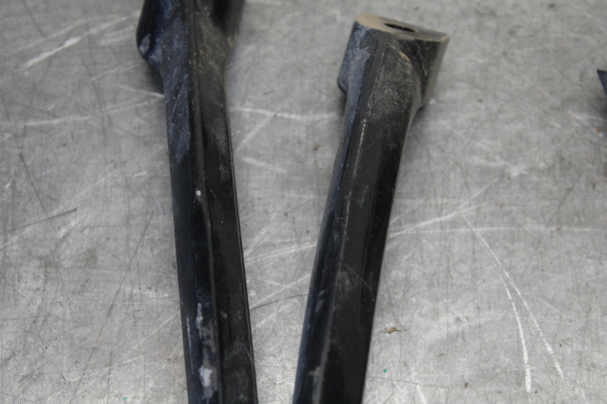 06-07 SUZUKI GSXR 600 REAR BACK PASSENGER PEG SET PAIR BB694