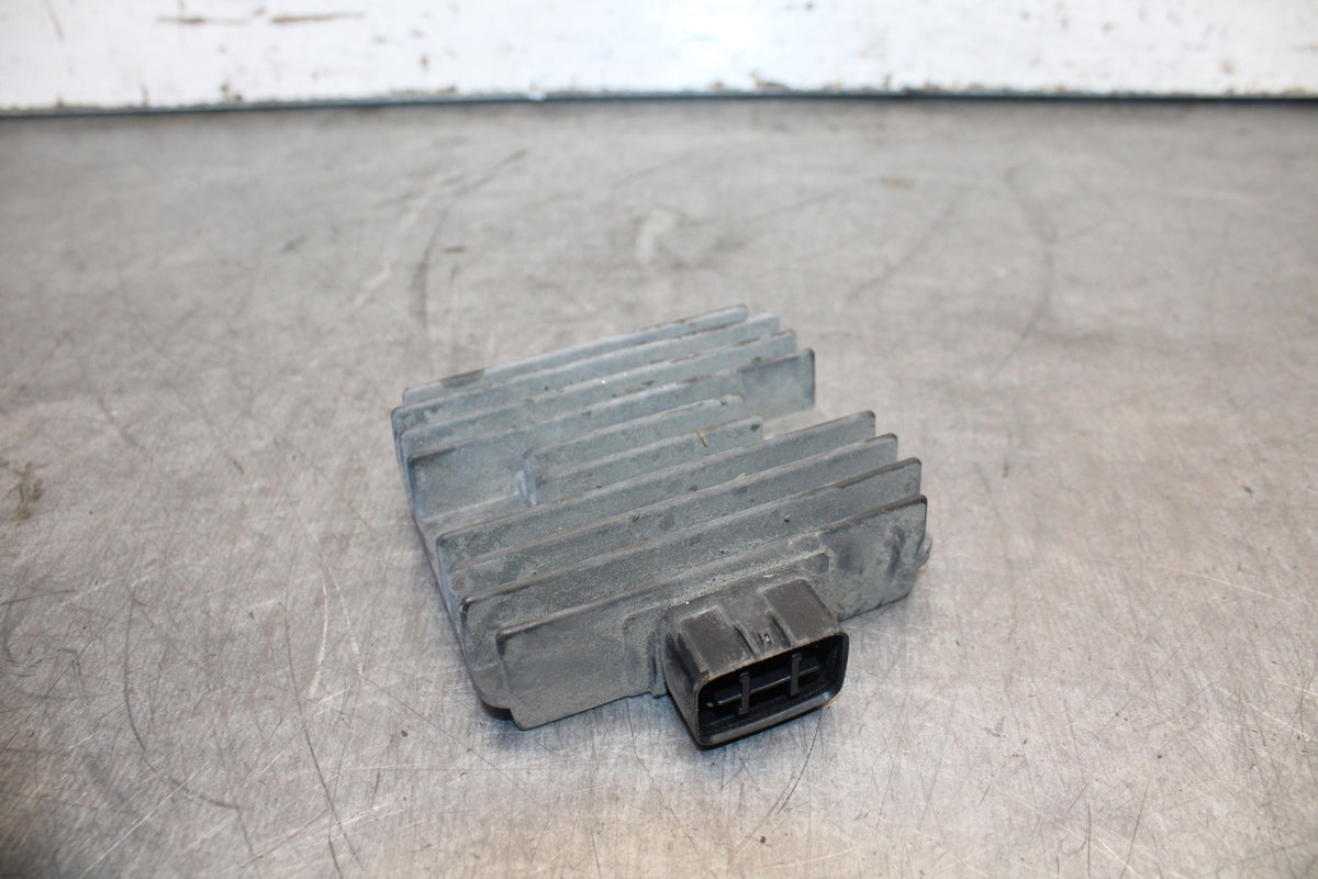 05-06 YAMAHA ROYAL STAR RECTIFIER VOLTAGE REGULATOR BB697