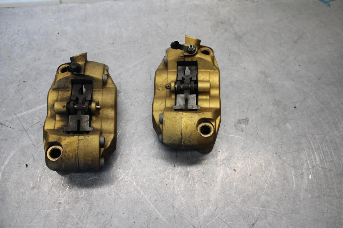 2006 Triumph Daytona 675 Triple  FRONT BRAKE CALIPER SET PAIR CALIPERS BB434