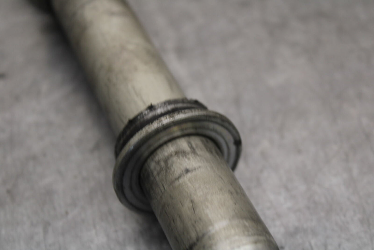 13-18 KAWASAKI NINJA ZX6R FRONT WHEEL RIM AXLE PIVOT BOLT 41068-0595 BB666