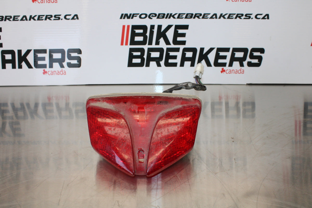 11 SUZUKI GSXR1000 REAR TAIL TAILLIGHT BACK BRAKE LIGHT BB142