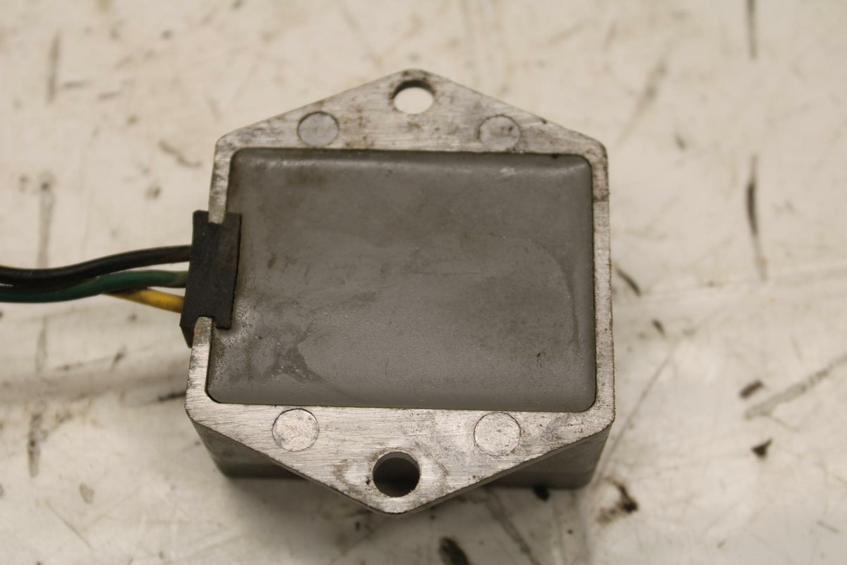 84-87 HONDA GOLDWING 1200 SECOND RECTIFIER VOLTAGE REGULATOR BB406