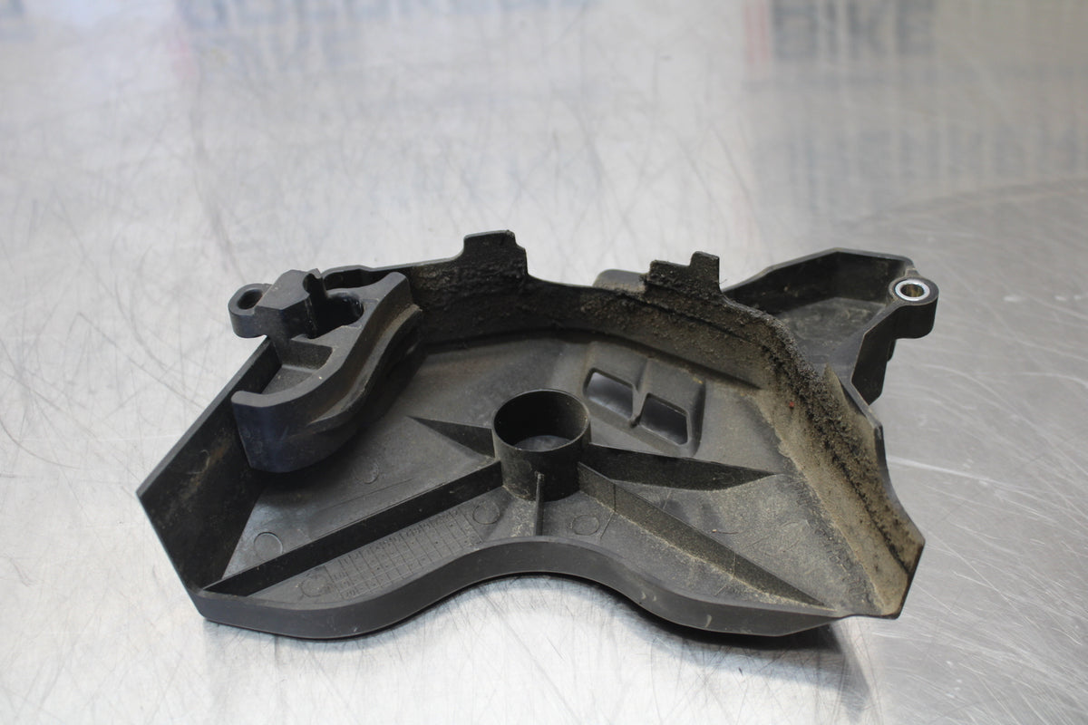 23 YAMAHA YZF R3 ENGINE SPROCKET COVER BB147