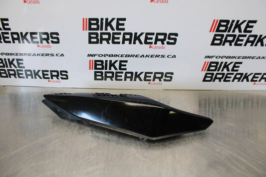 09-15 YAMAHA FZ6R RIGHT REAR BACK TAIL FAIRING COWL SHROUD BB161